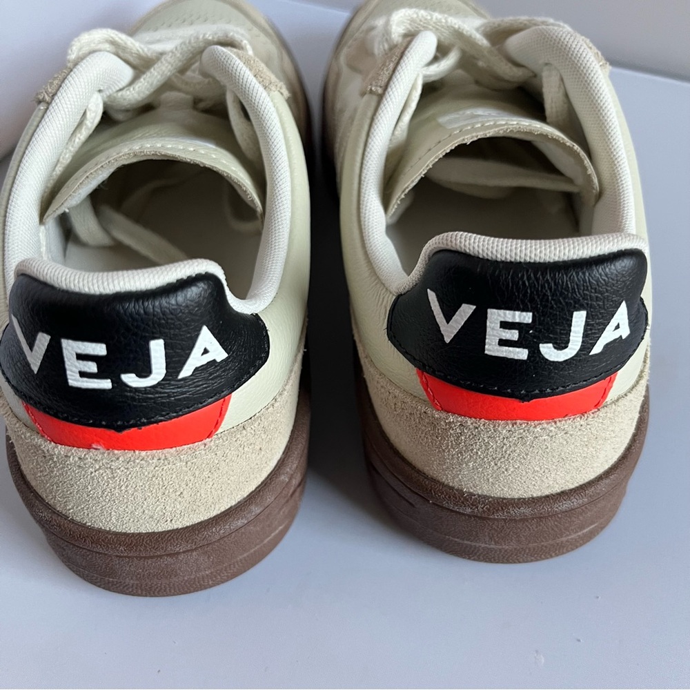 Veja V-90 ZZ O.T. Leather Sneaker - Picture 5 of 7